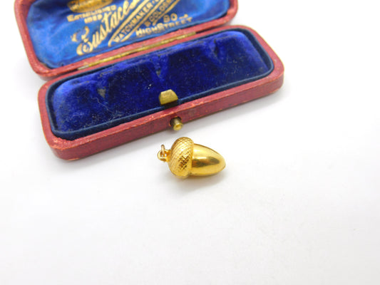 Lucky Acorn 9ct Yellow Gold English Charm Pendant Vintage 1971 Birmingham