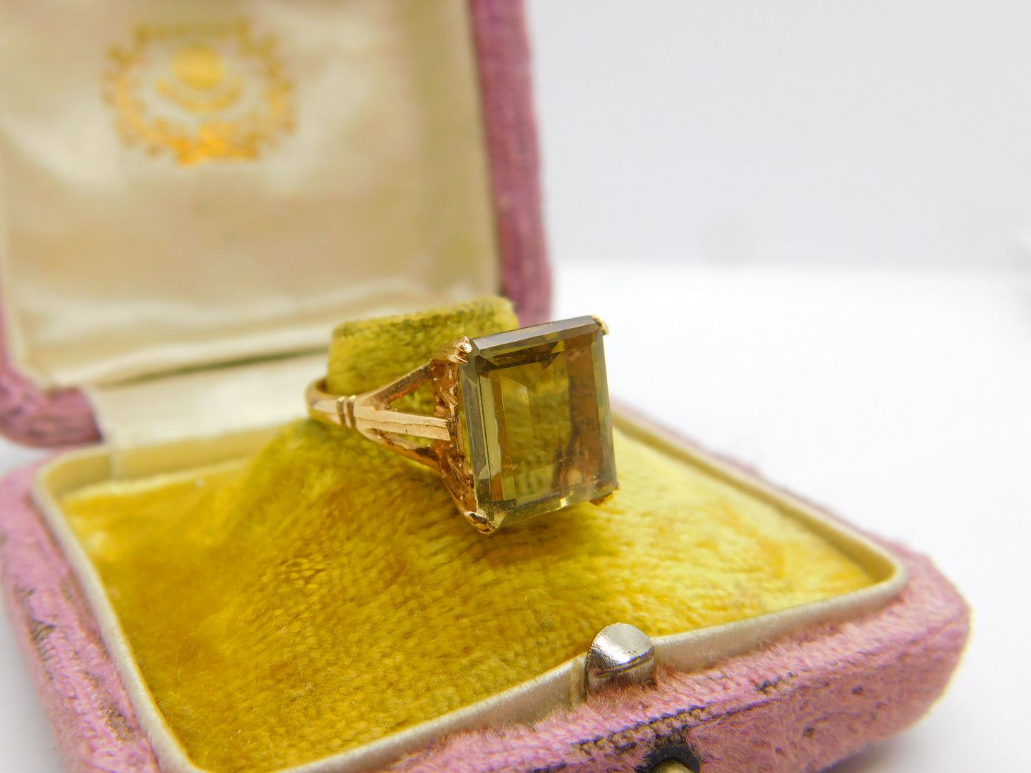 9ct Yellow Gold & Emerald Cut Citrine Set Cocktail Ring Vintage c1970