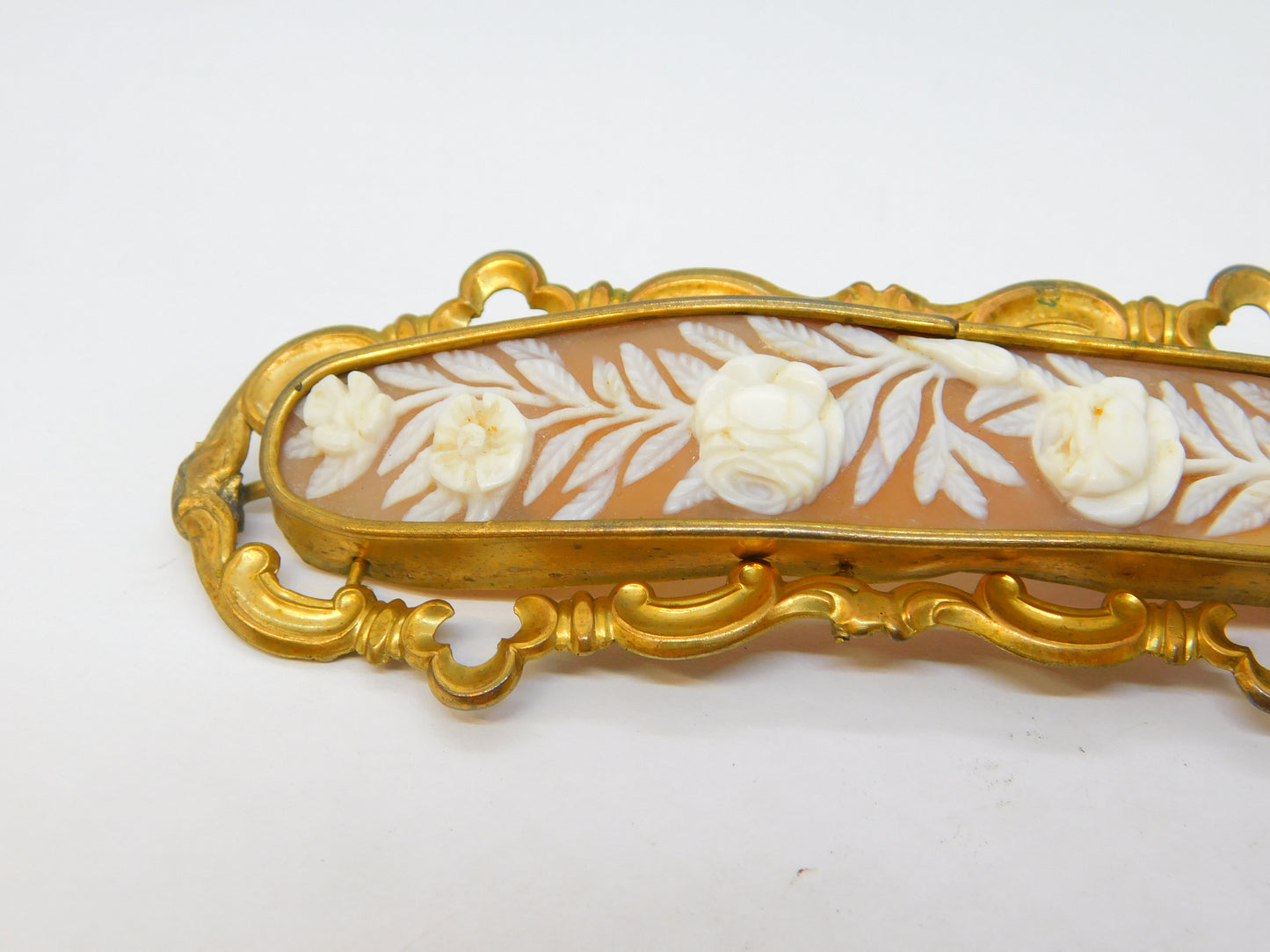 Victorian Large Rolled Gold Carved Floral Sweetheart Cameo Brooch Antique c1850