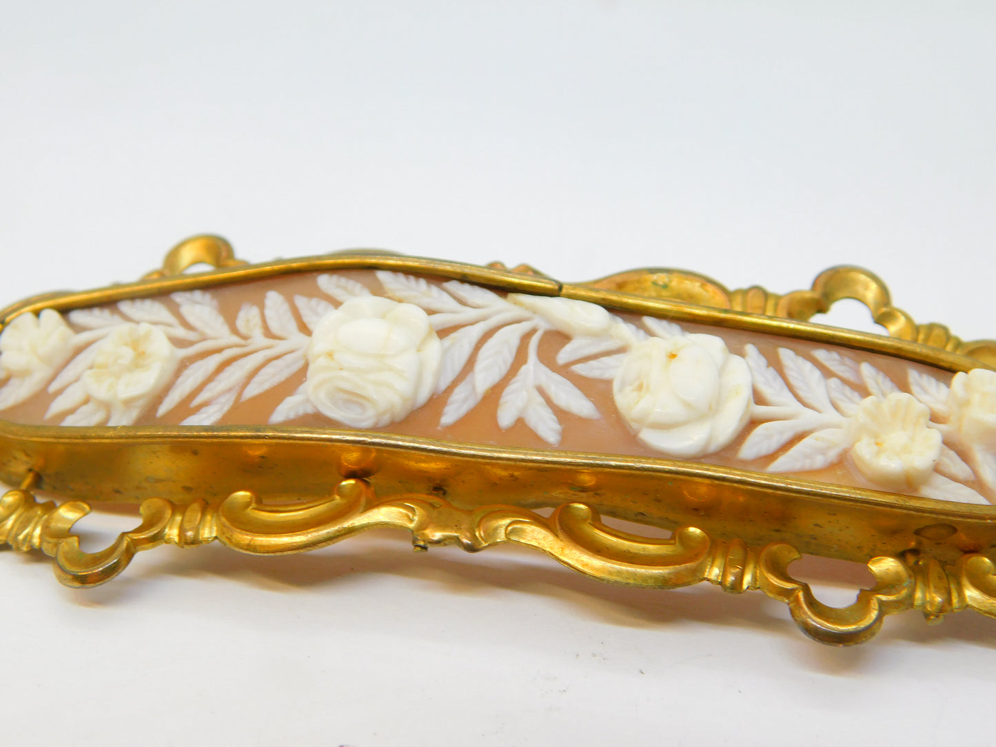 Victorian Large Rolled Gold Carved Floral Sweetheart Cameo Brooch Antique c1850