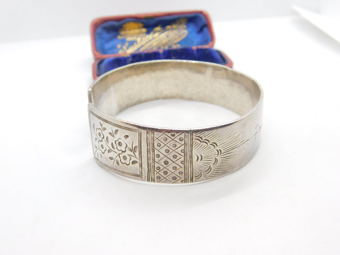 Victorian Sterling Silver Aesthetic 'Rowena Scrimshaw' Sweetheart Bangle c1860