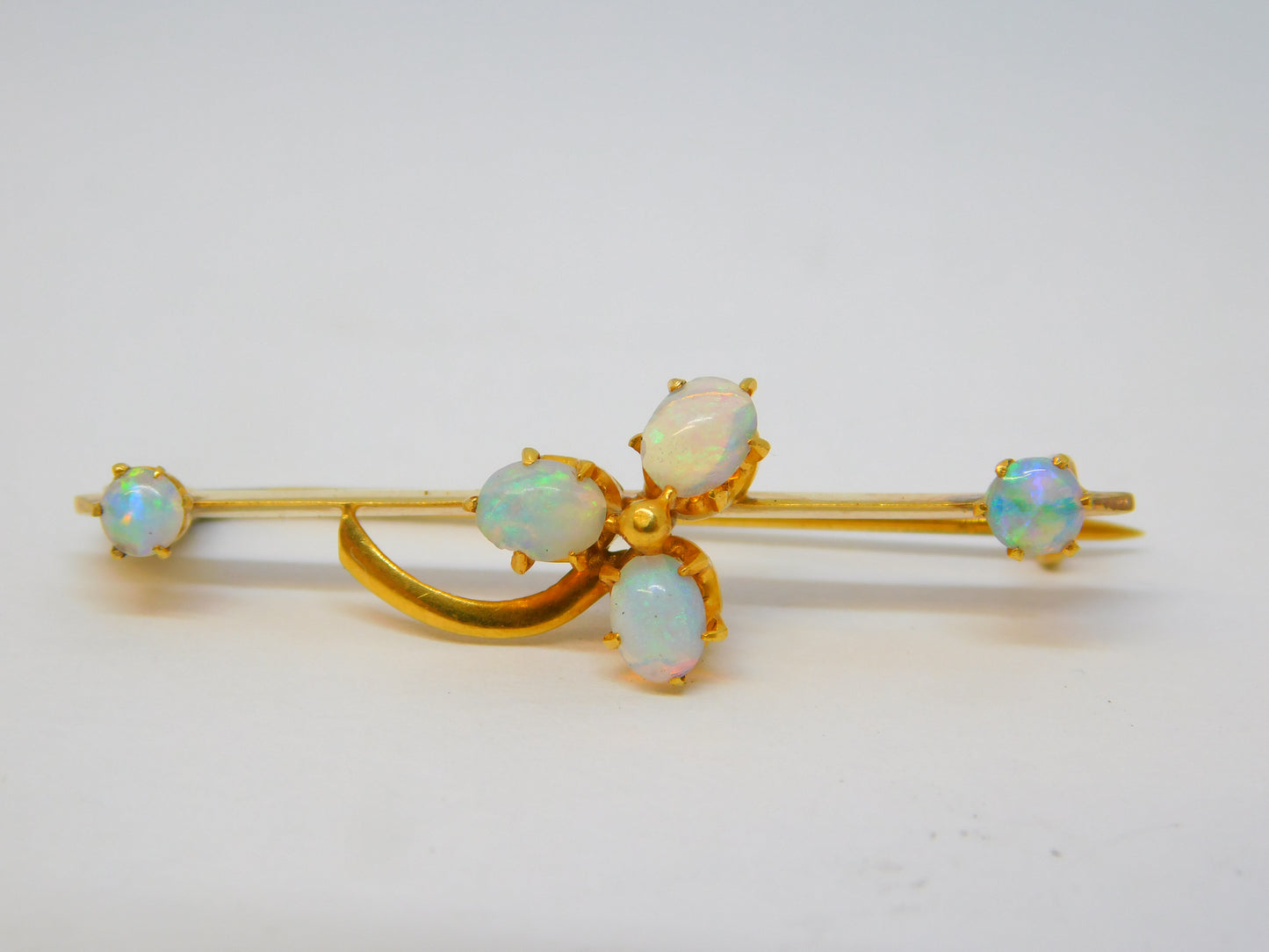 Edwardian 9ct Yellow Gold White Opal Set Shamrock Sweetheart Brooch Antique