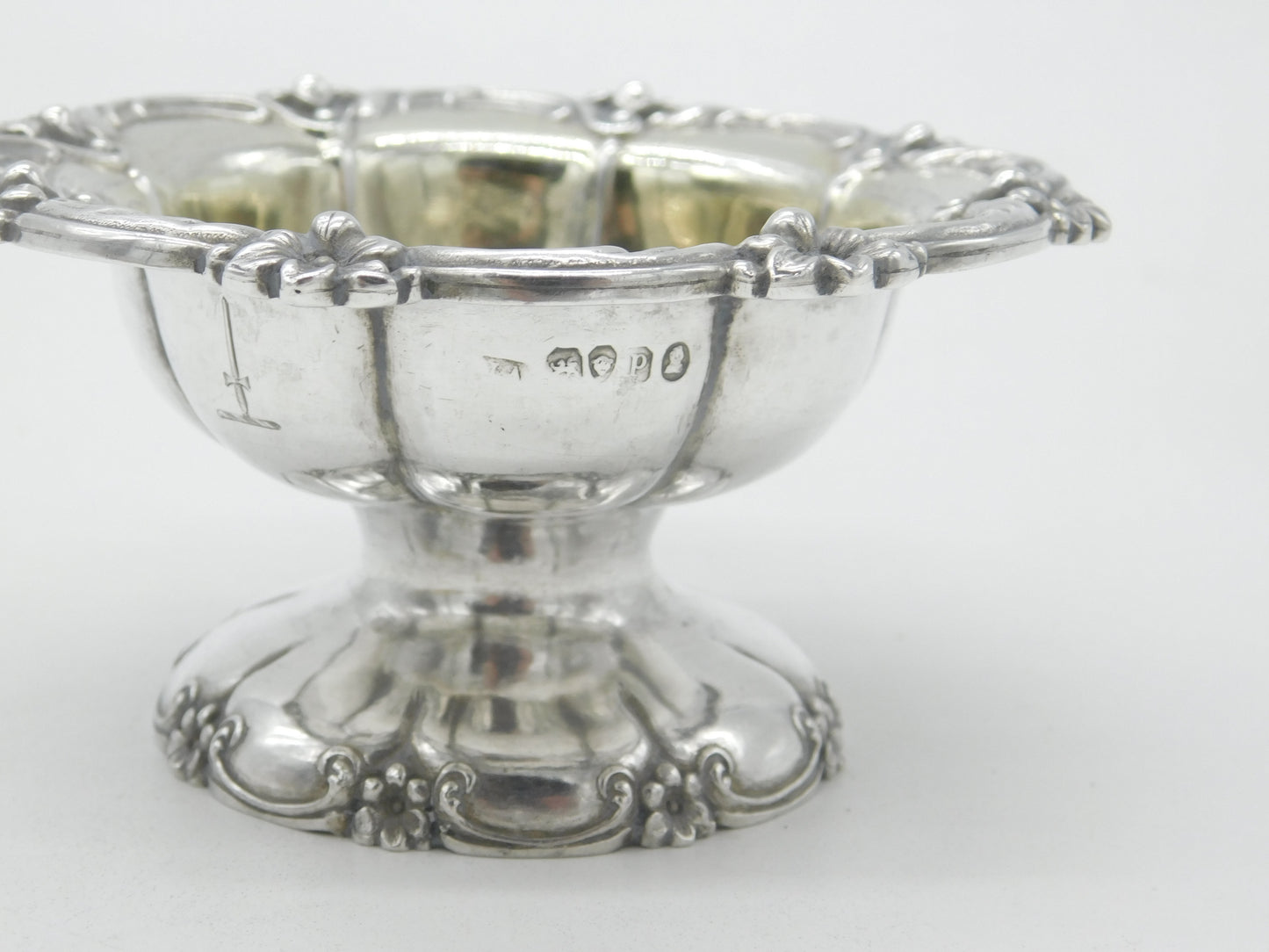 Georgian Sterling Silver Floral Edge Crested Sweet Treat Dish 1830 London