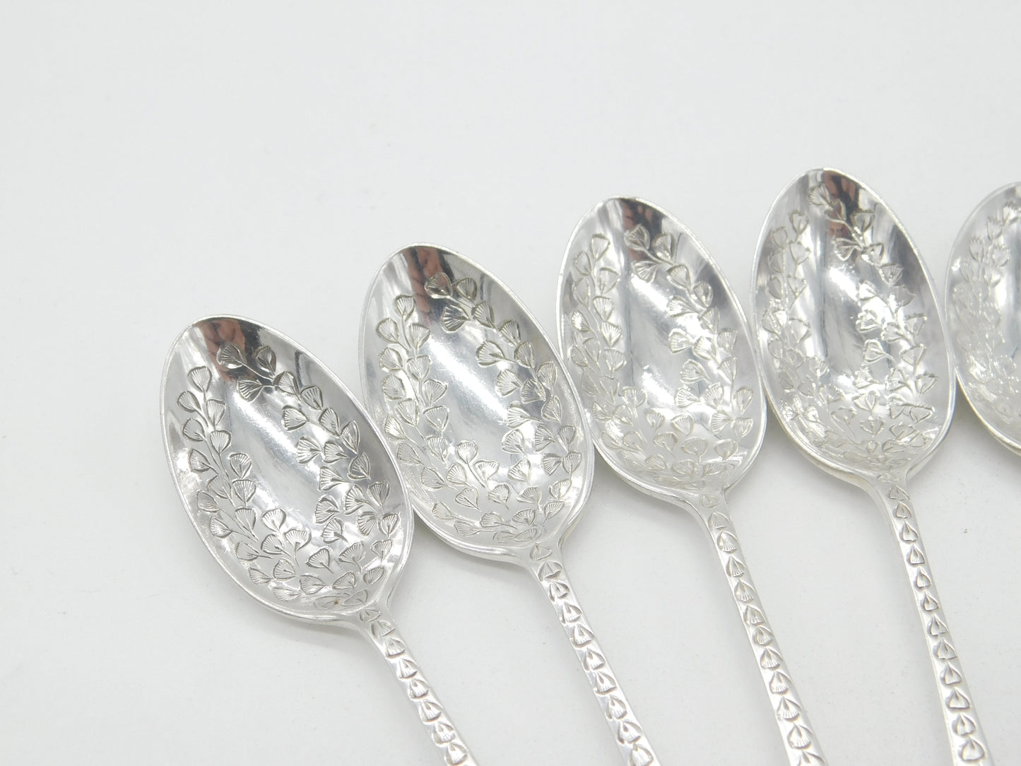 Edwardian Sterling Silver Floral Pattern Set of 10 Teaspoons Elkington 1906 Birmingham