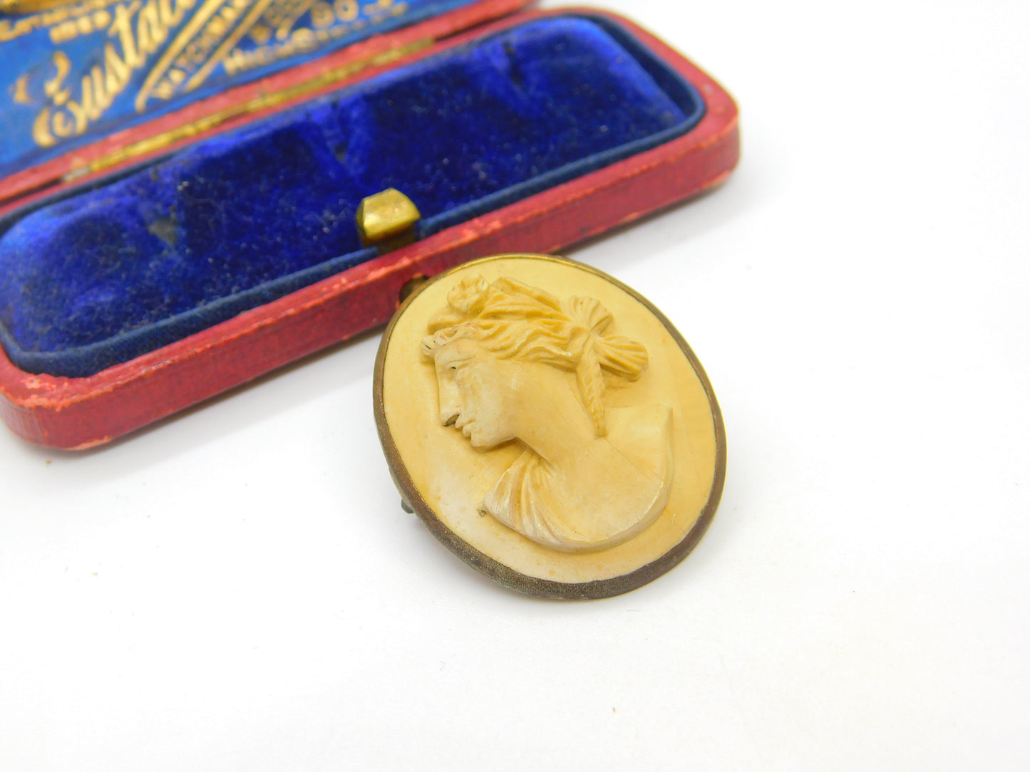 Grand Tour Carved Lava Classical Cameo Brooch Antique c1820 Gilt Metal Set