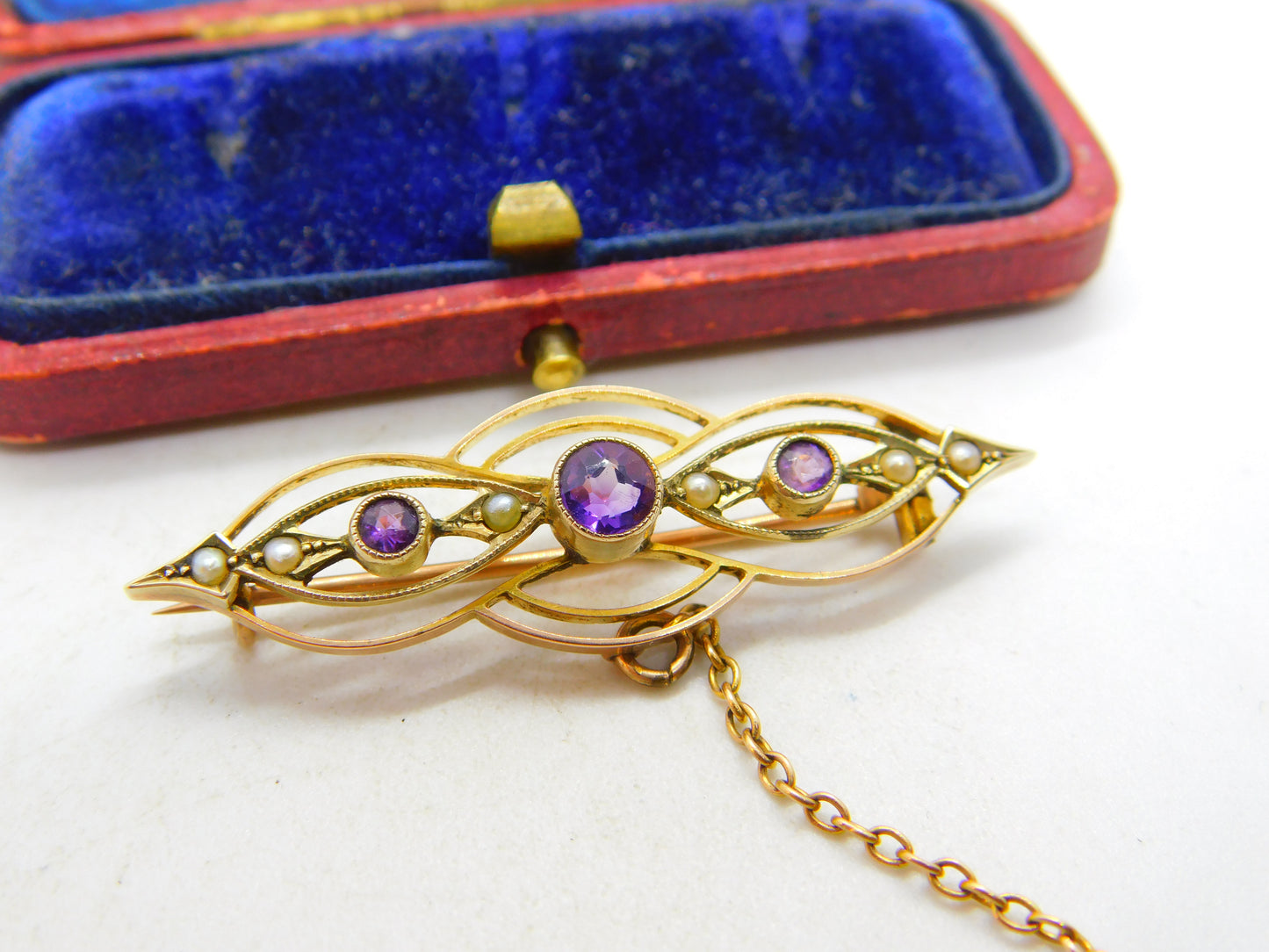 Edwardian 9ct Yellow Gold, Amethyst & Seed Pearl Sweetheart Brooch c1910