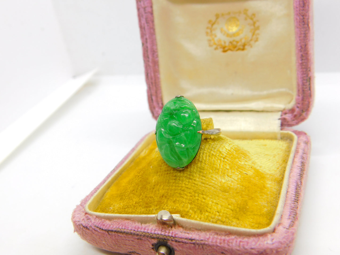 Chinese 18ct White Gold Carved Floral Apple Green Jade Ring c1920 Antique