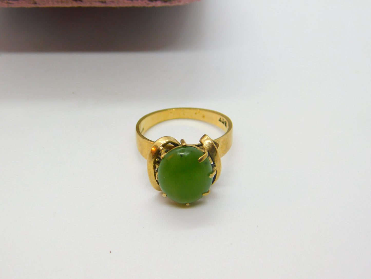 9ct Yellow Gold & Cabochon Green Jade Signet Ring Antique c1940 Art Deco