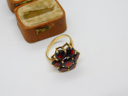 9ct Yellow Gold Bohemian Garnet Set Floral Cluster Ring Vintage 1977 London