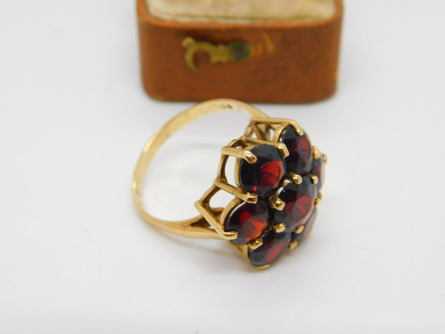 9ct Yellow Gold Bohemian Garnet Set Floral Cluster Ring Vintage 1977 London