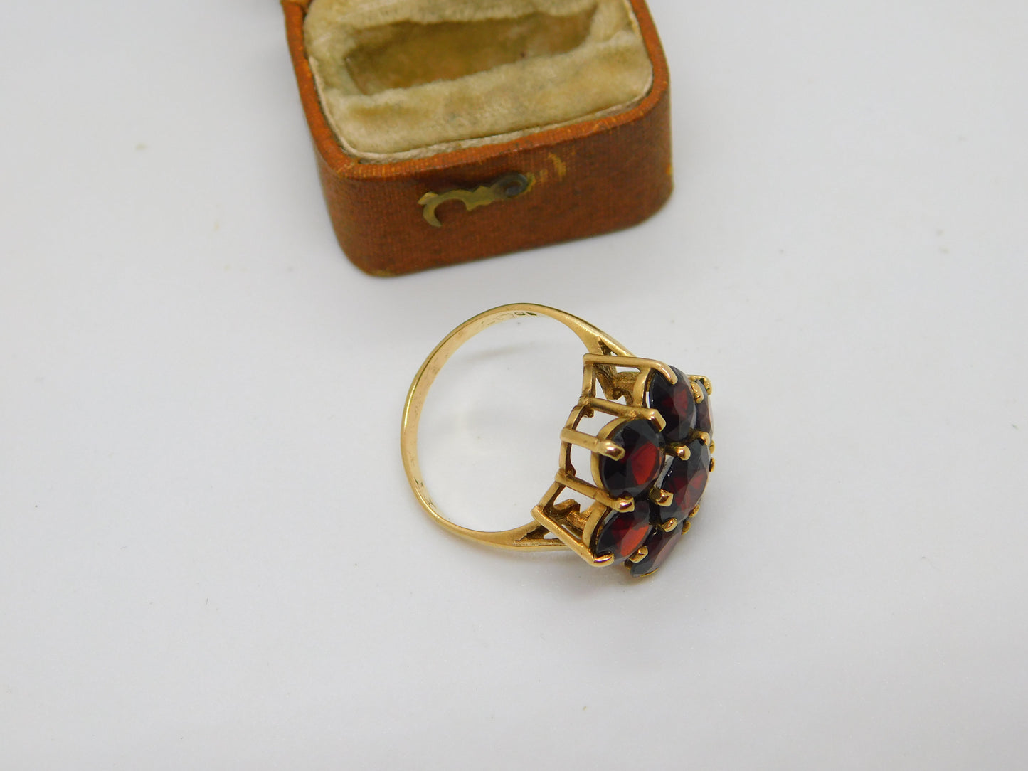 9ct Yellow Gold Bohemian Garnet Set Floral Cluster Ring Vintage 1977 London