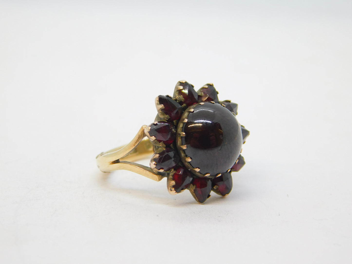 9ct Yellow Gold Bohemian Garnet Set Floral Dress Ring Antique 1921 Birmingham