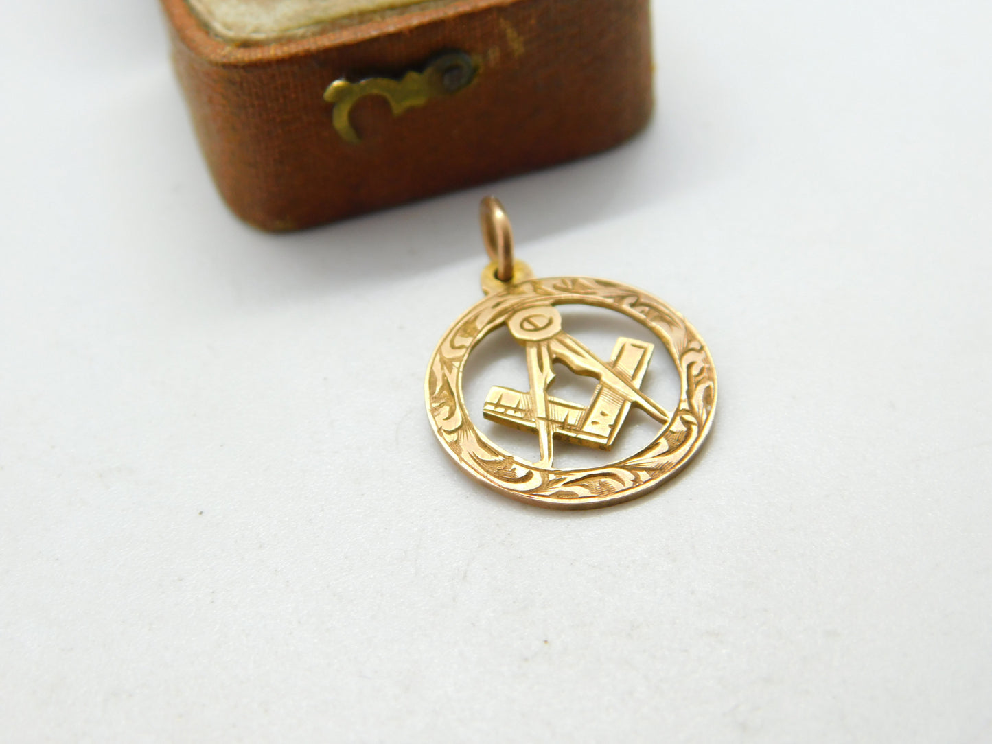 Edwardian 9ct Yellow Gold Masonic Freemasons Compass Pendant c1910 Antique