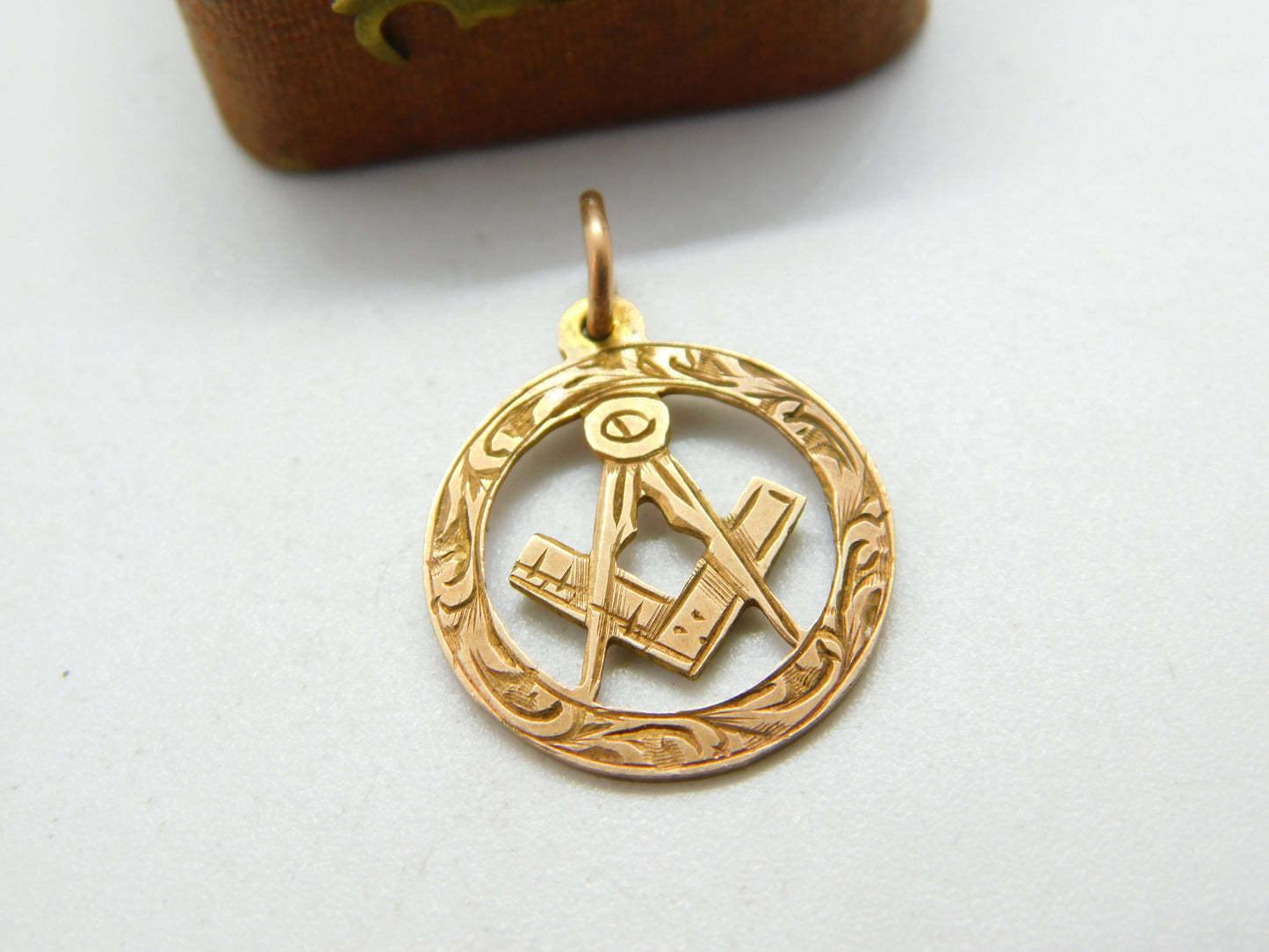 Edwardian 9ct Yellow Gold Masonic Freemasons Compass Pendant c1910 Antique