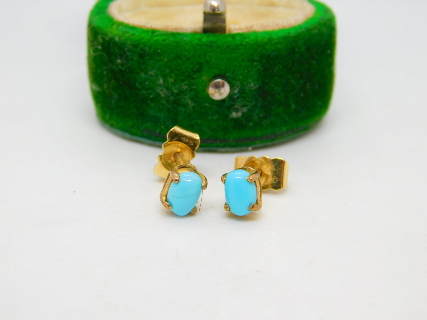 9ct Yellow Gold & Cabochon Turquoise Stud Earrings Vintage c1970