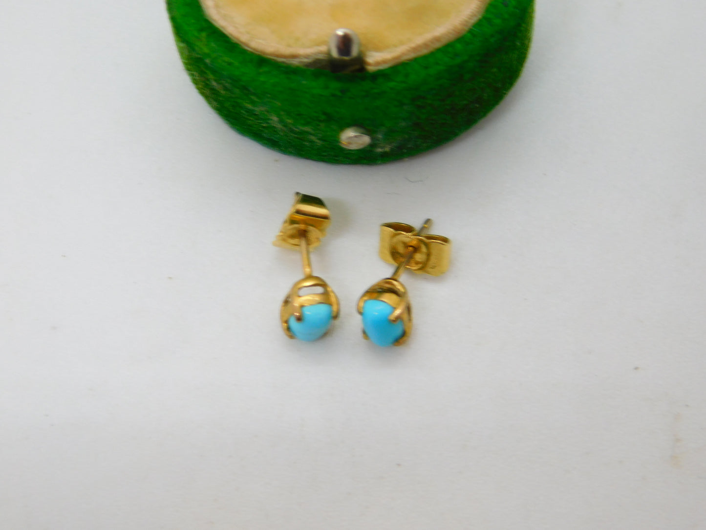 9ct Yellow Gold & Cabochon Turquoise Stud Earrings Vintage c1970