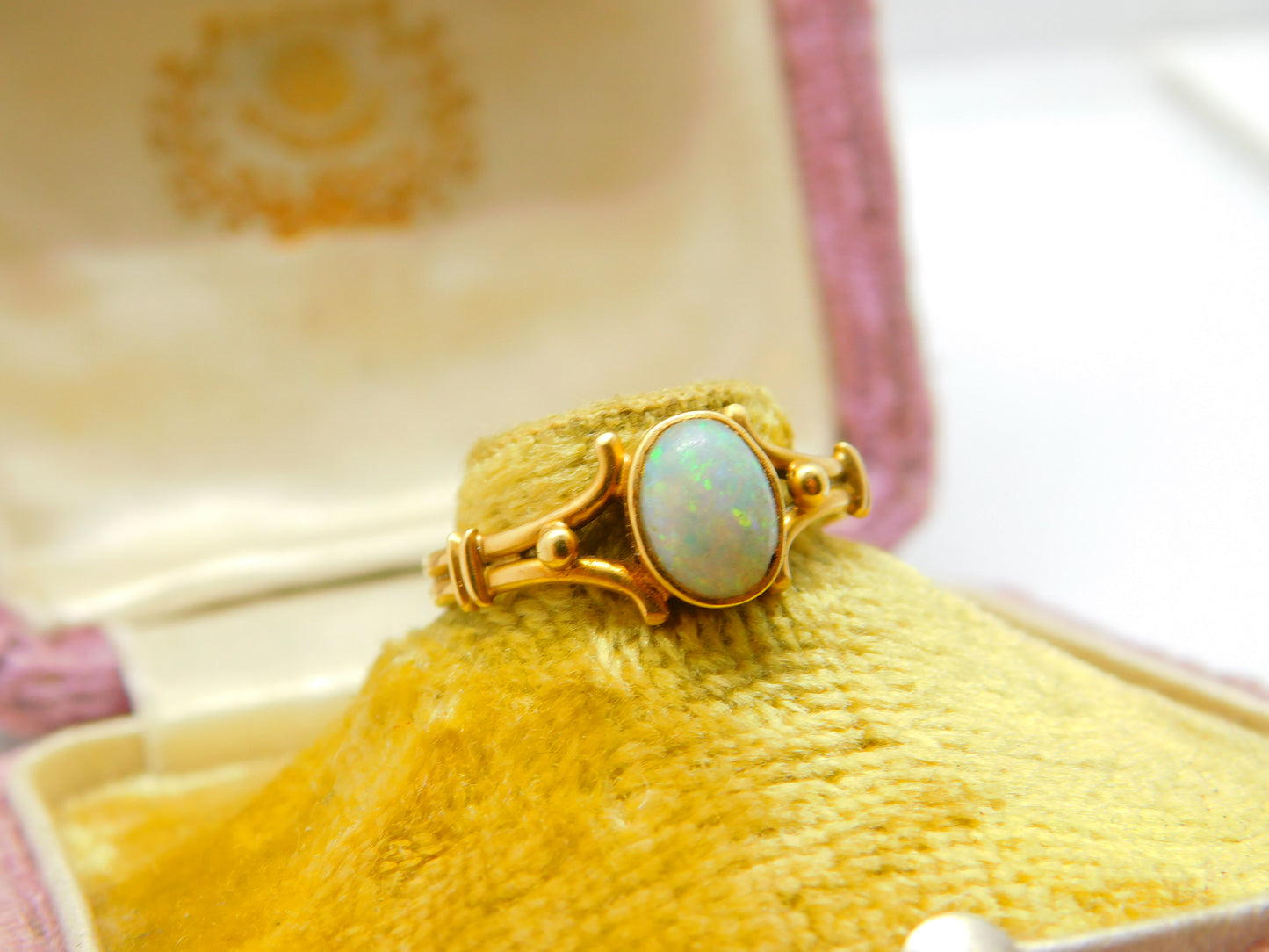 Victorian 18ct Yellow Gold & Cabochon Fire Opal Band Ring Antique c1890