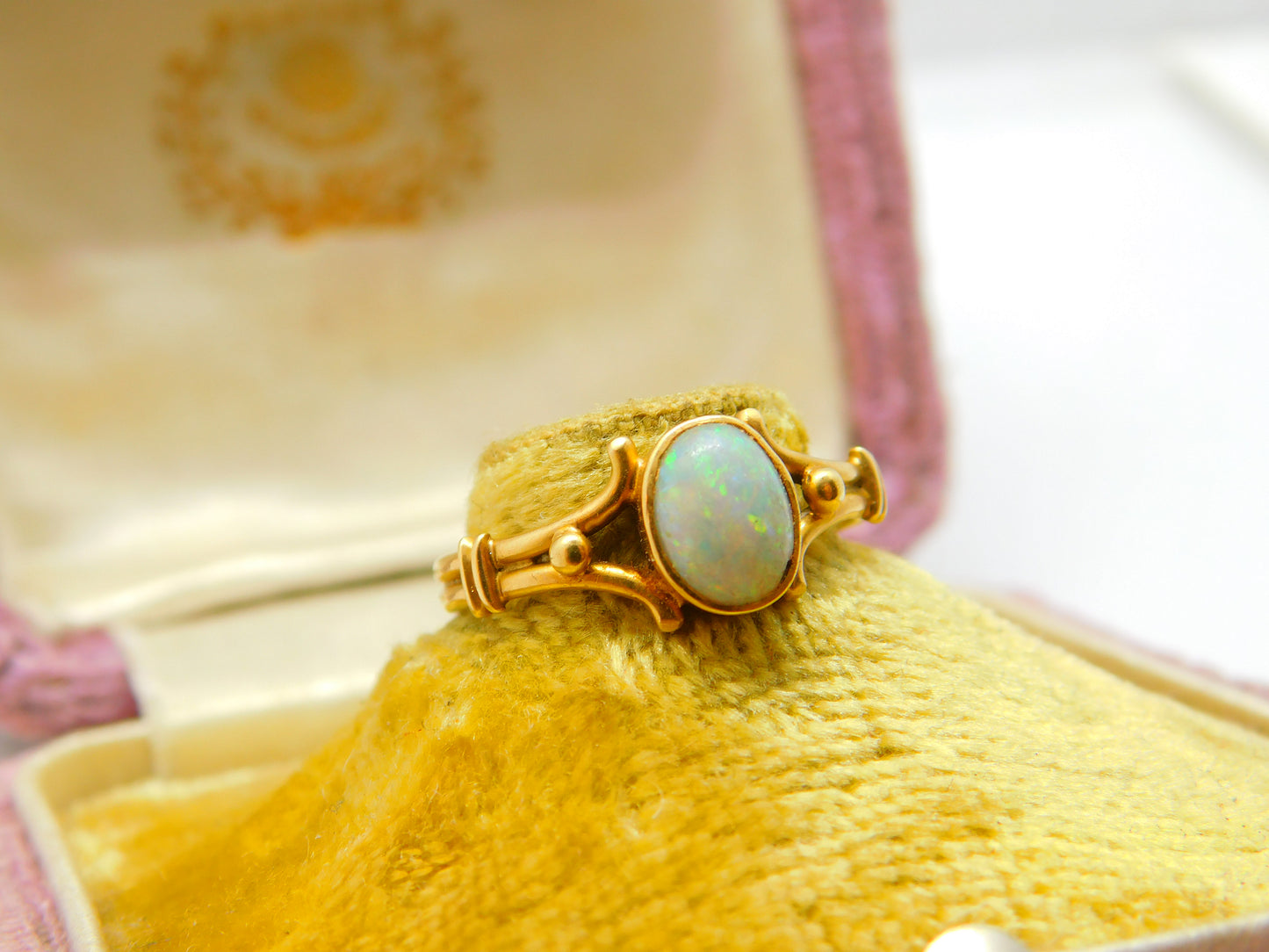 Victorian 18ct Yellow Gold & Cabochon Fire Opal Band Ring Antique c1890