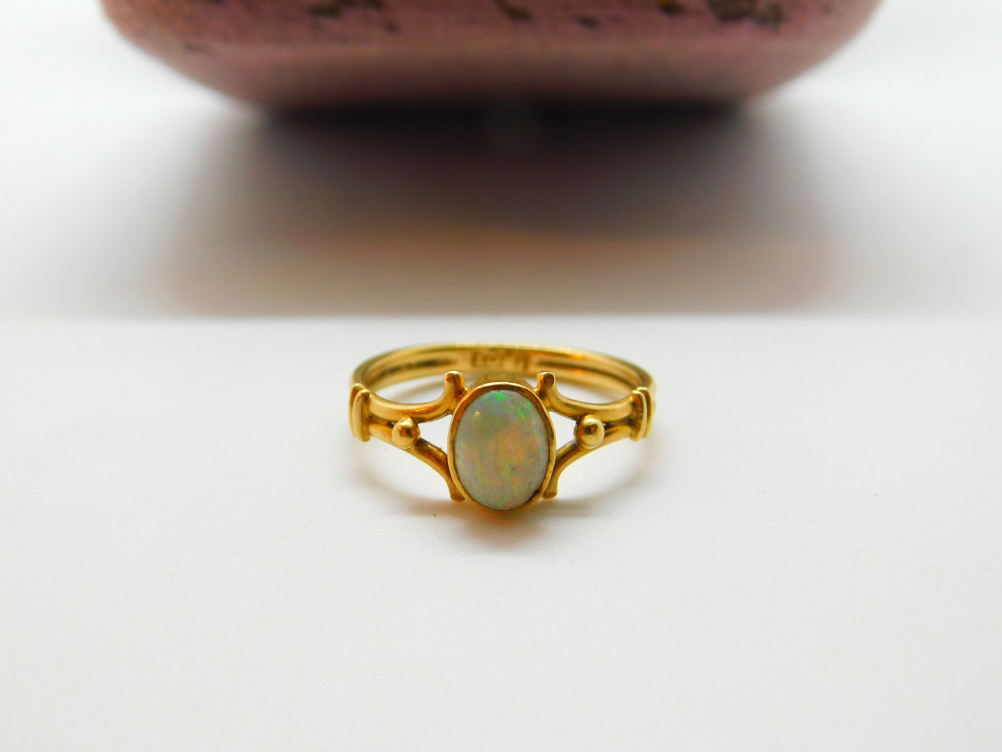 Victorian 18ct Yellow Gold & Cabochon Fire Opal Band Ring Antique c1890