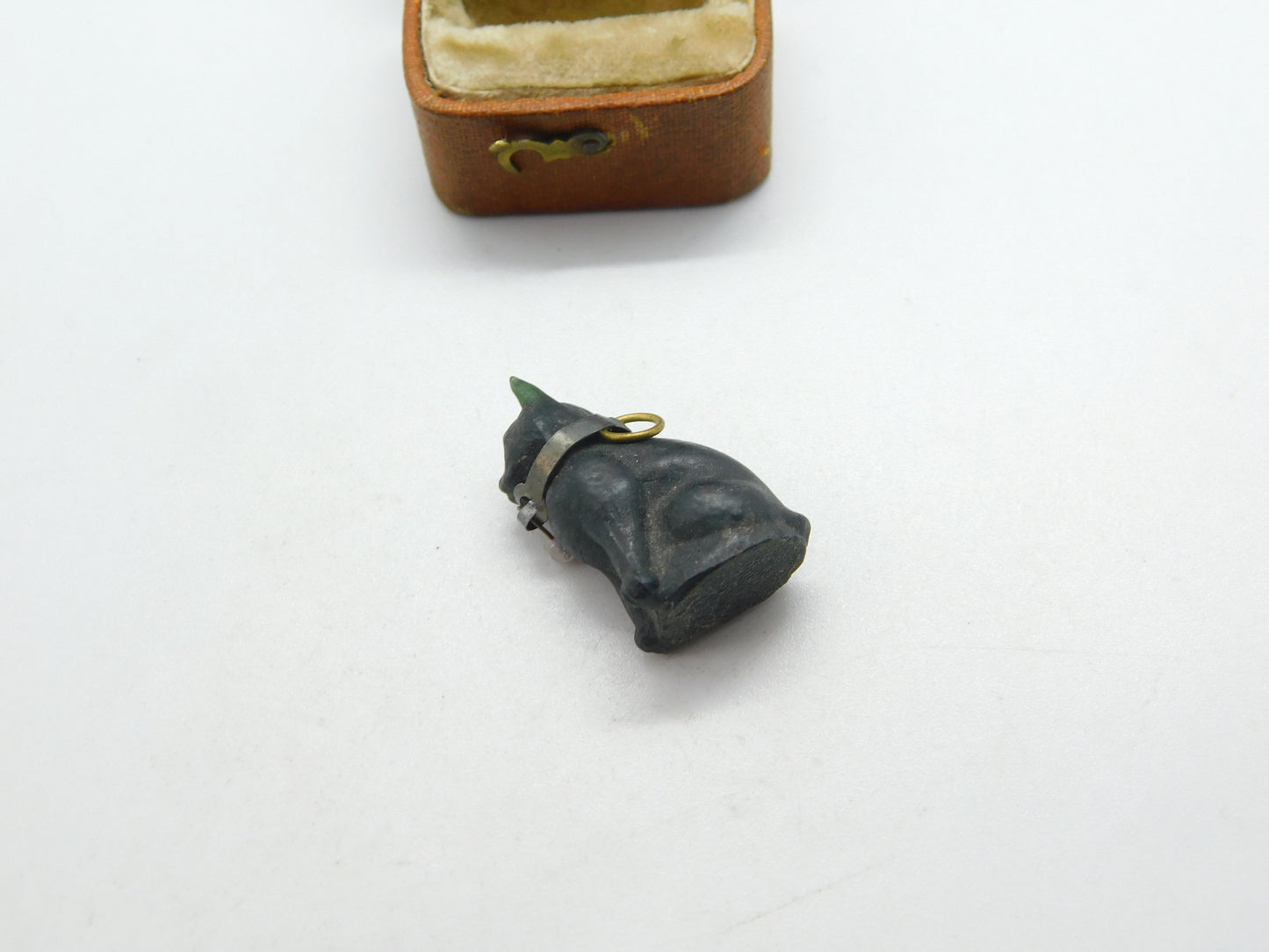 Czech Dark Green Glass Cracker Cat Charm with Collar Antique c1920 Art Deco