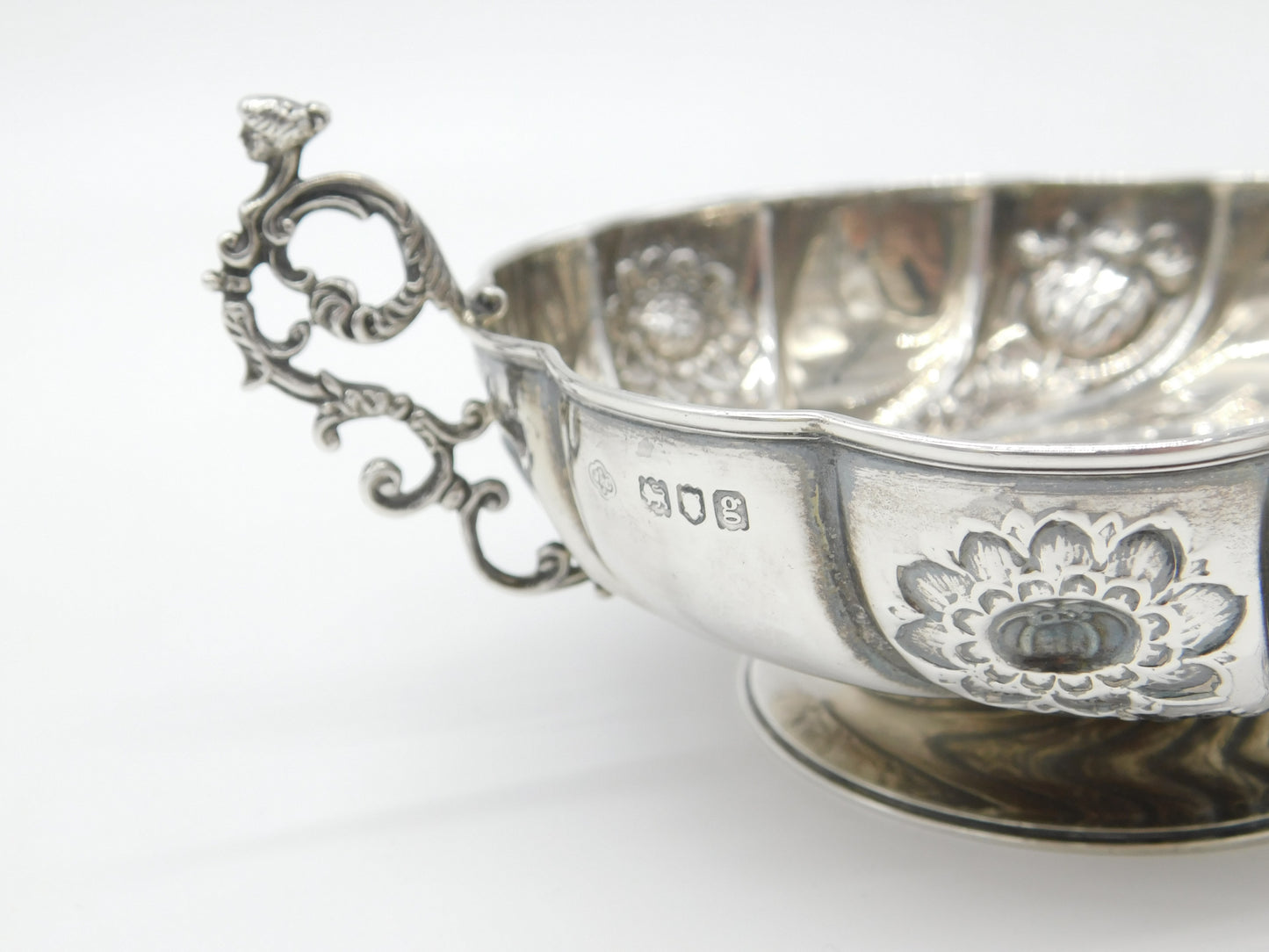 Edwardian Sterling Silver Art Nouveau Dish with Acanthus & Maiden 1902 London