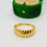 18ct Yellow Gold Modernist Wave Pattern Band Ring Vintage c1980 Size S 1/2 UK