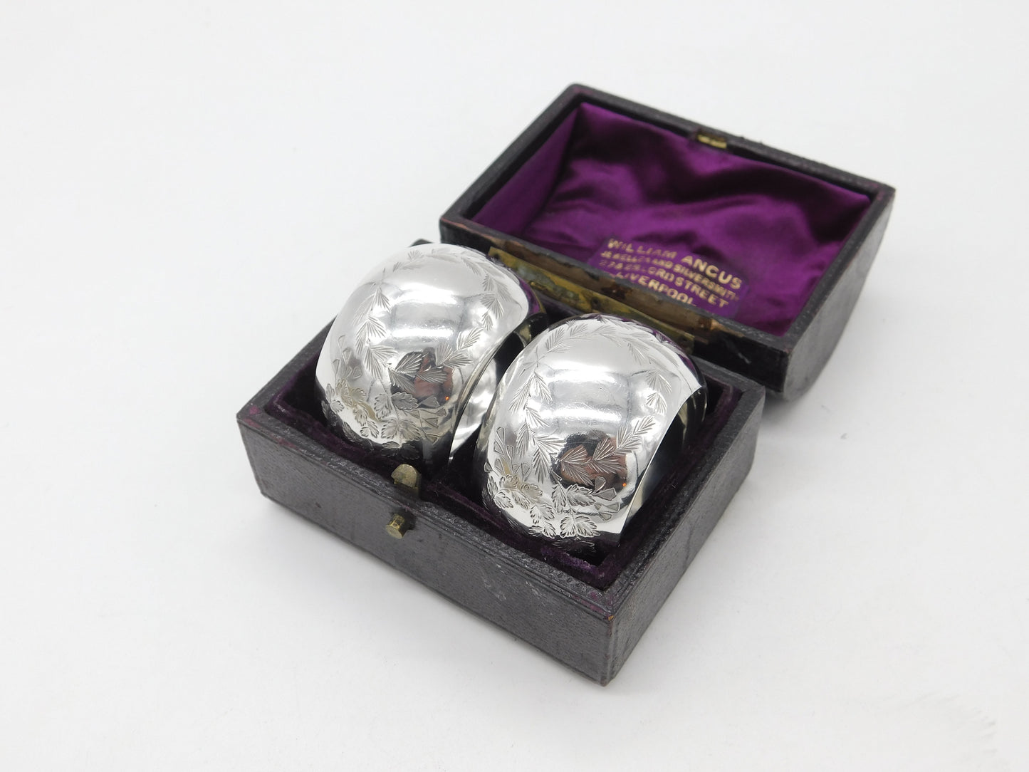 Boxed Pair of Victorian Sterling Silver Floral Napkin Rings 1881 Birmingham