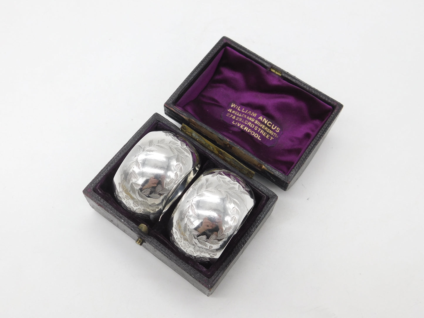 Boxed Pair of Victorian Sterling Silver Floral Napkin Rings 1881 Birmingham