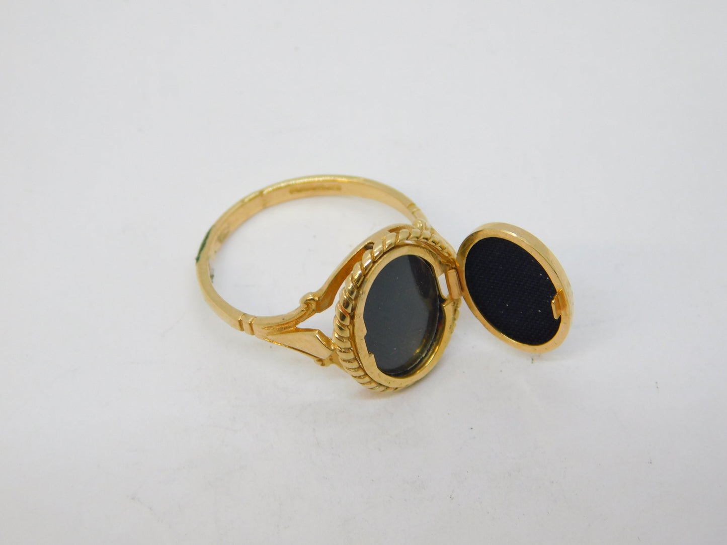 9ct Yellow Gold Opening Locket Face Dress Ring Vintage c1970 Birmingham