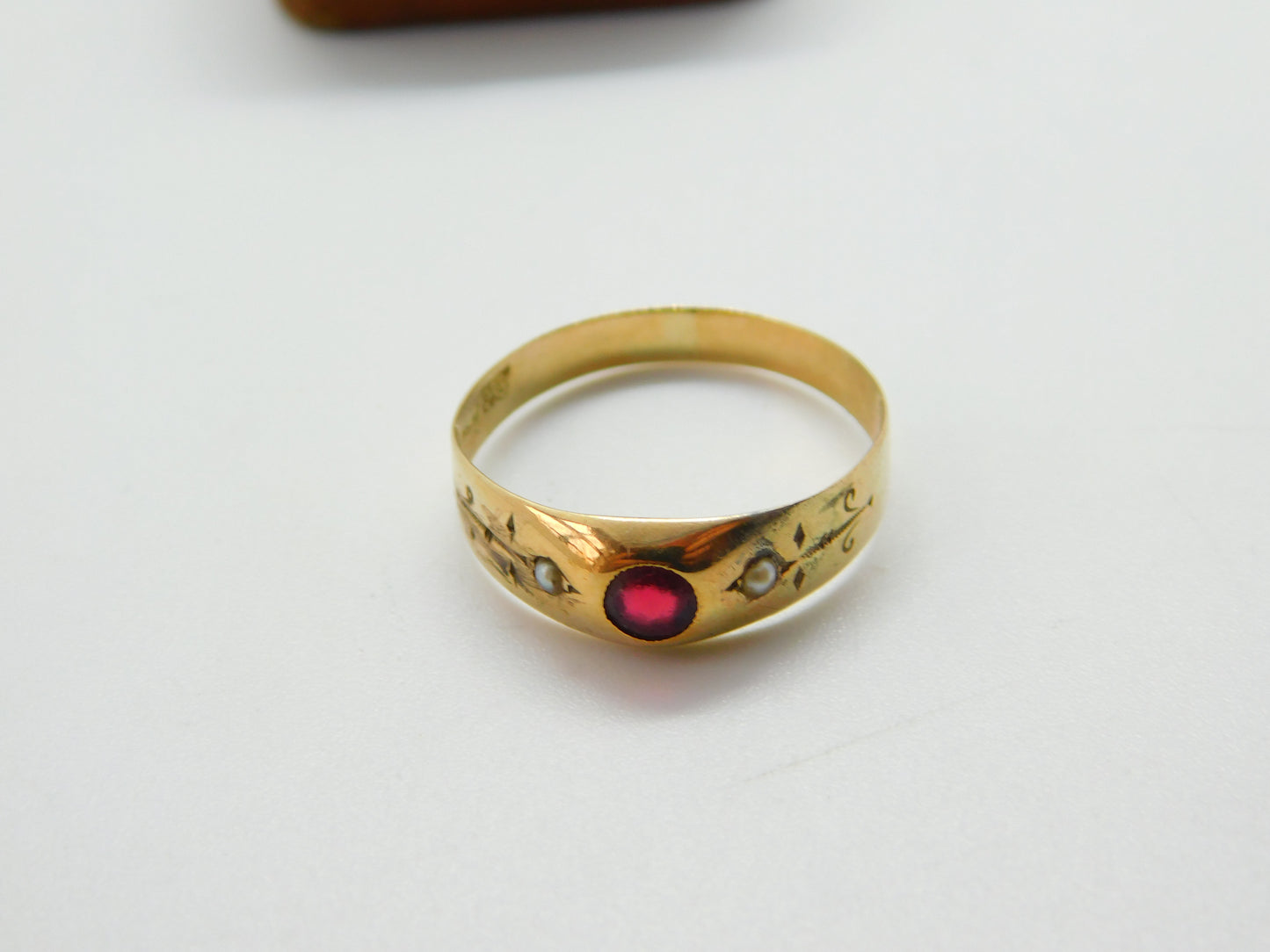 19th Century 8ct .333 Gold, Garnet & Seed Pearl Band Ring c1860 Antique Austrian