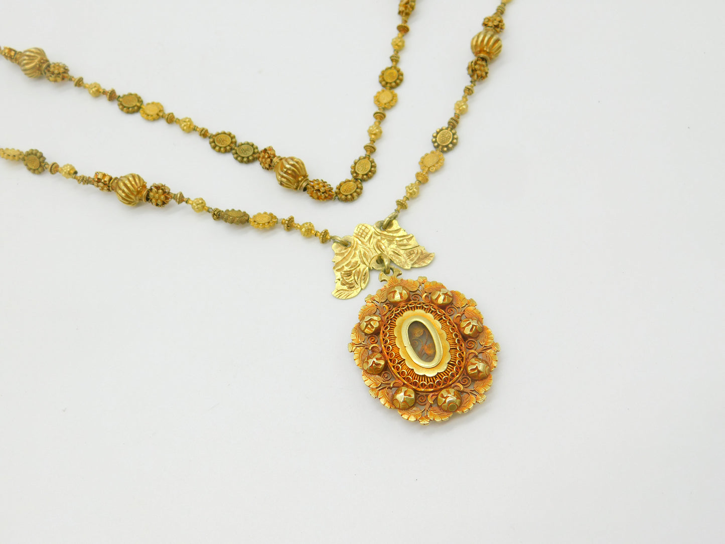 18th Century Spanish Colonial Philippines 18ct Yellow Gold Tamborin Reliquary Necklace c1750