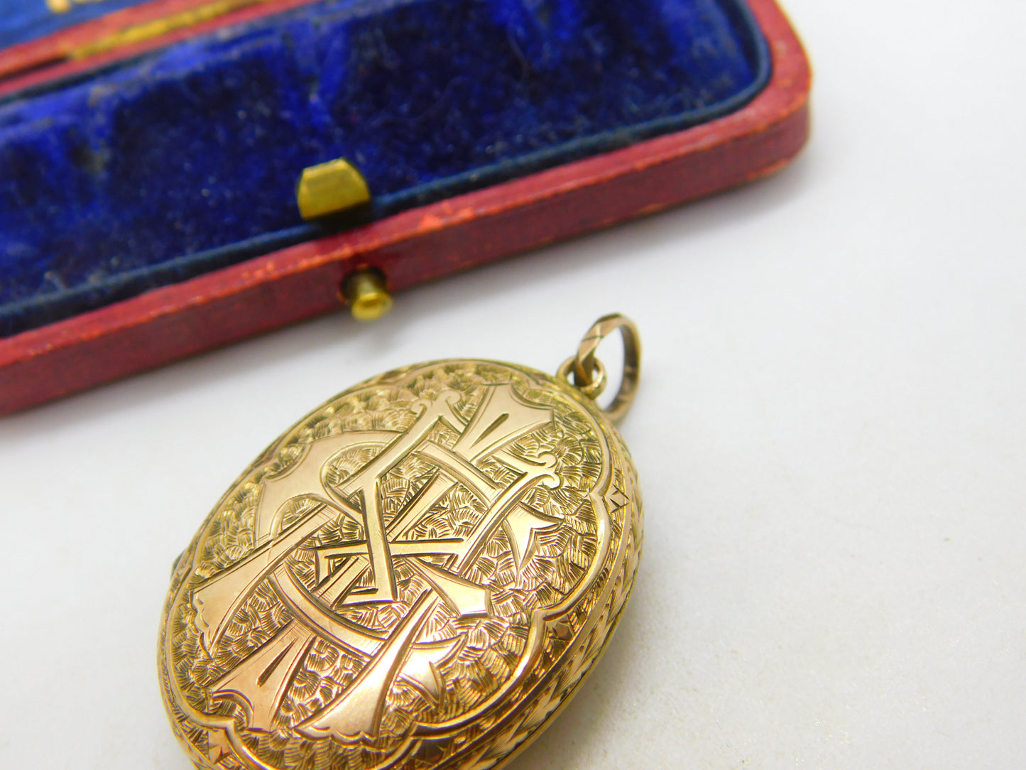 Victorian 9ct Yellow Gold Back & Front Sweetheart Locket Pendant c1880