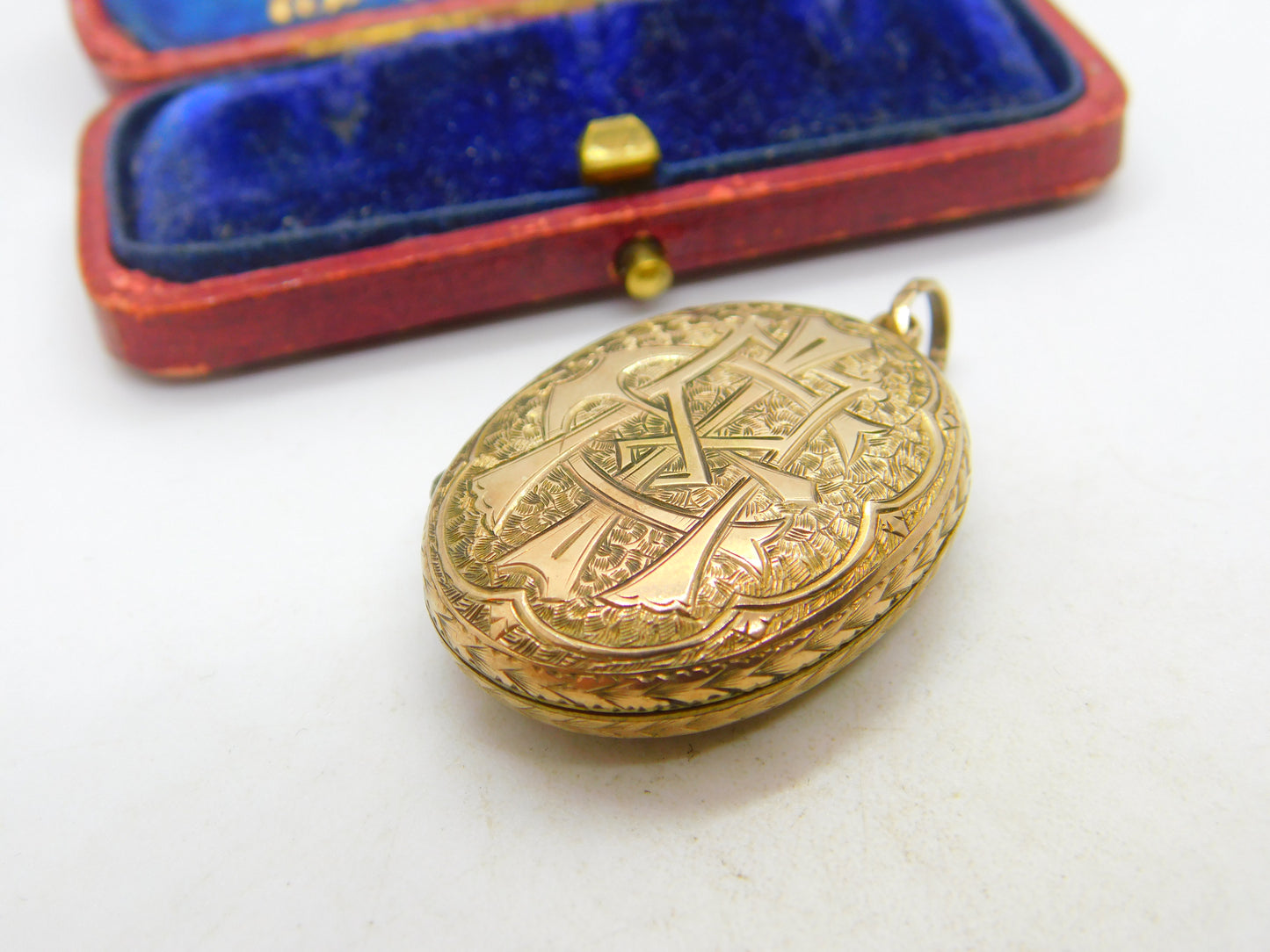 Victorian 9ct Yellow Gold Back & Front Sweetheart Locket Pendant c1880