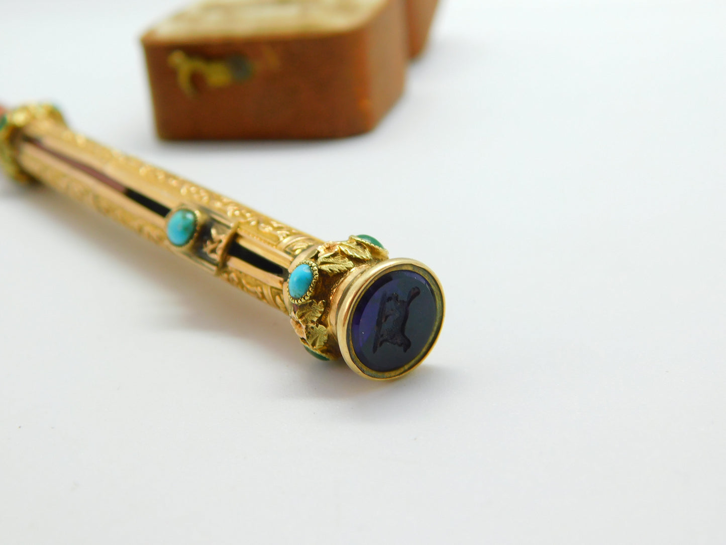 Victorian 15ct Gold Cased, Turquoise Amethyst Spaniel Intaglio Top Pencil c1860