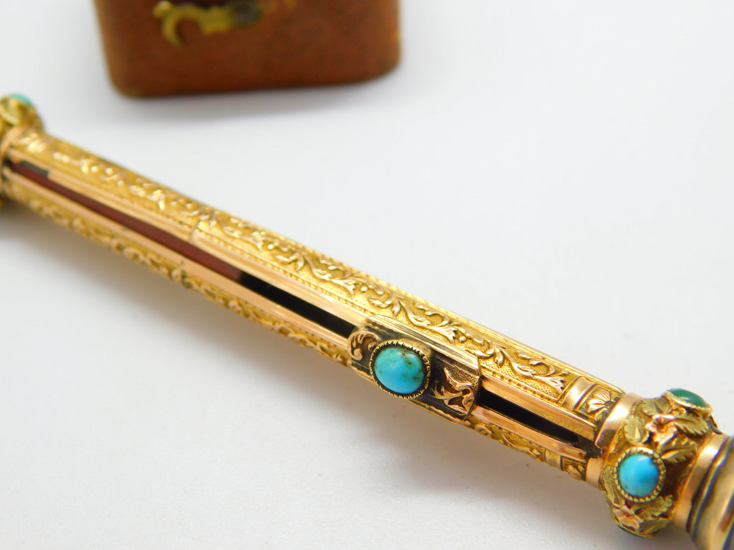 Victorian 15ct Gold Cased, Turquoise Amethyst Spaniel Intaglio Top Pencil c1860