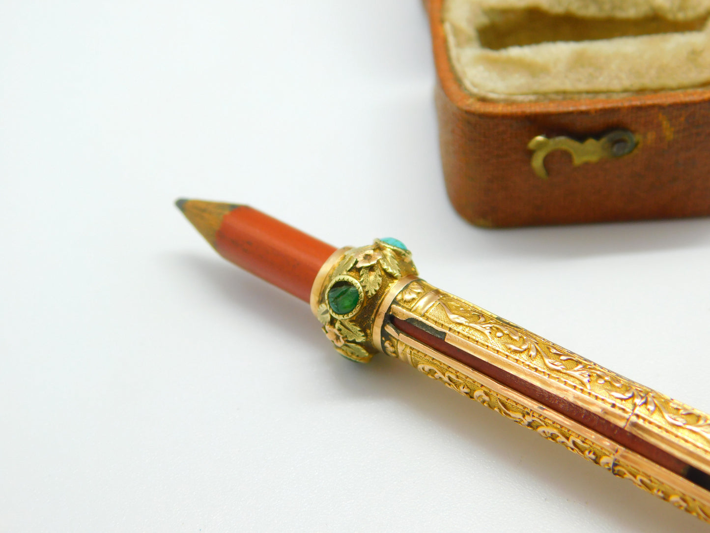 Victorian 15ct Gold Cased, Turquoise Amethyst Spaniel Intaglio Top Pencil c1860