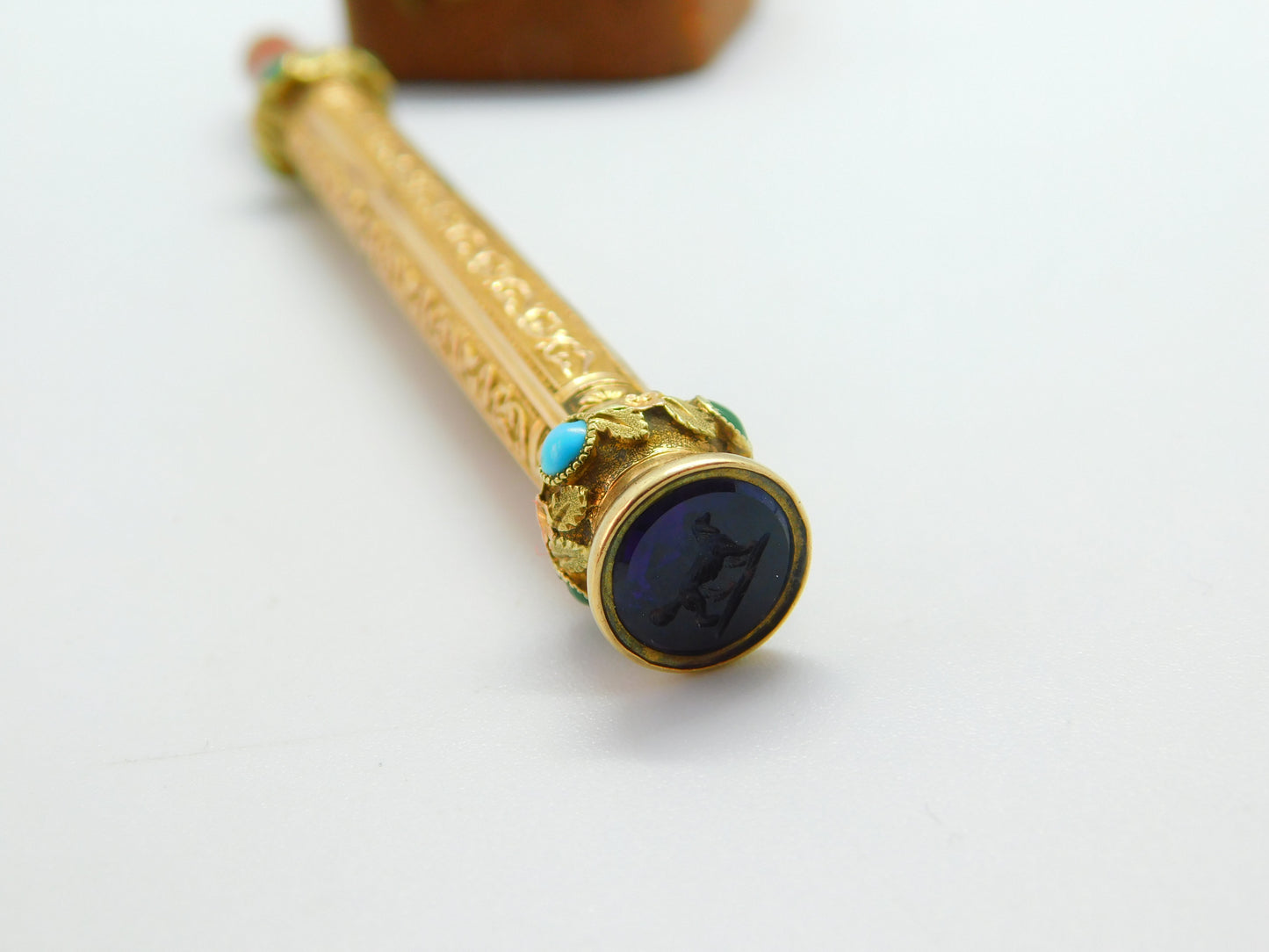 Victorian 15ct Gold Cased, Turquoise Amethyst Spaniel Intaglio Top Pencil c1860