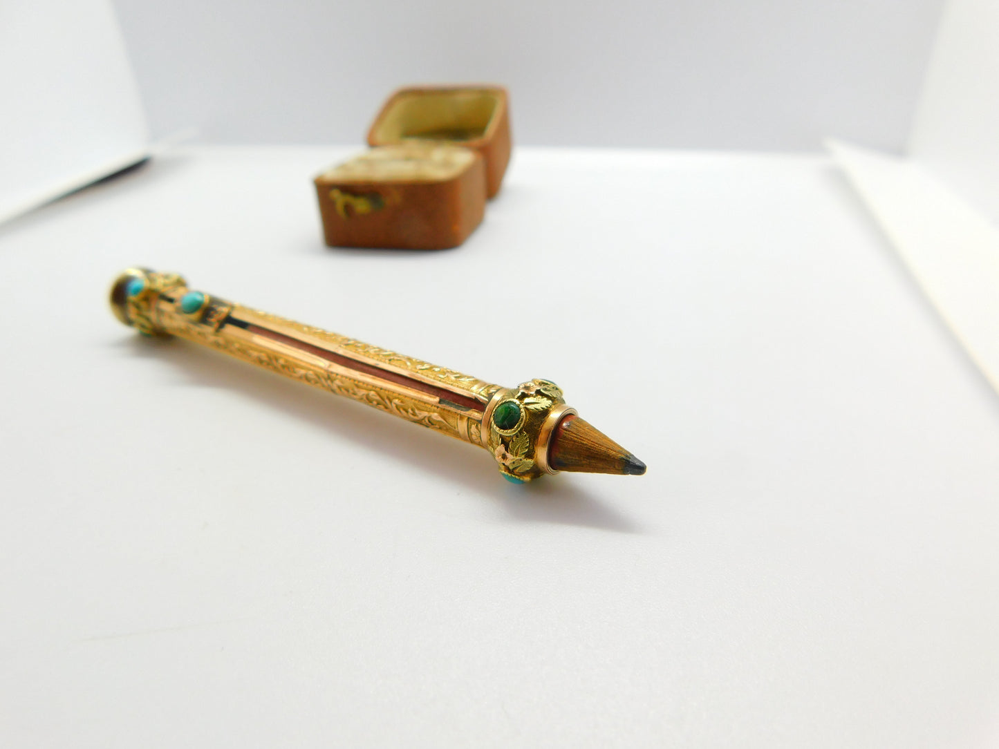 Victorian 15ct Gold Cased, Turquoise Amethyst Spaniel Intaglio Top Pencil c1860