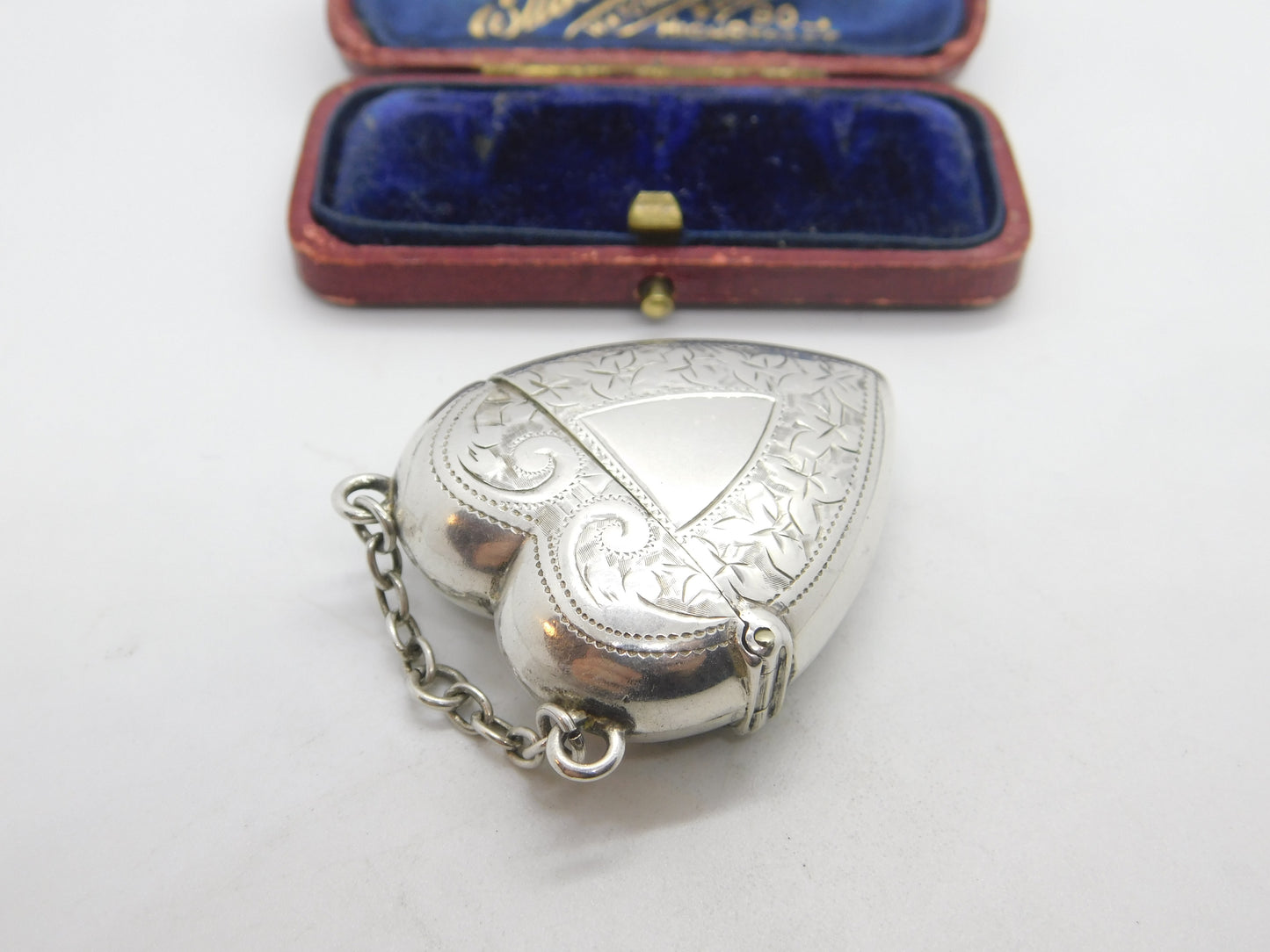 Victorian Sterling Silver Heart Shaped Floral Pattern Vesta Case 1896 Birmingham