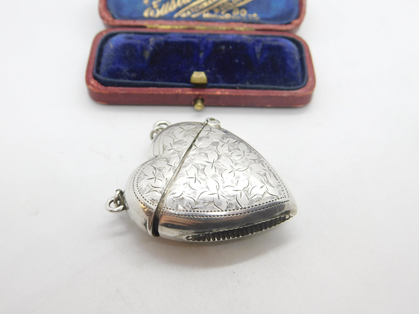 Victorian Sterling Silver Heart Shaped Floral Pattern Vesta Case 1896 Birmingham