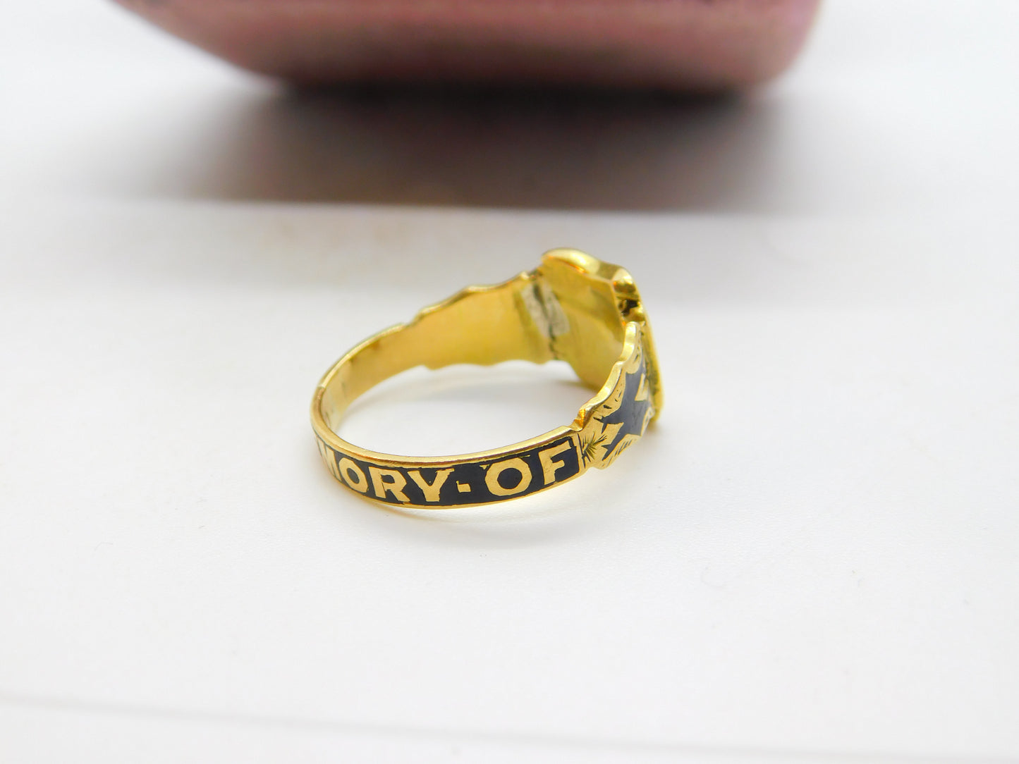 Victorian 18ct Gold, Black Enamel 'In Memory Of' Mourning Ring c1860 London