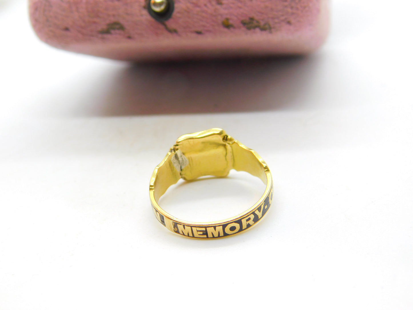 Victorian 18ct Gold, Black Enamel 'In Memory Of' Mourning Ring c1860 London