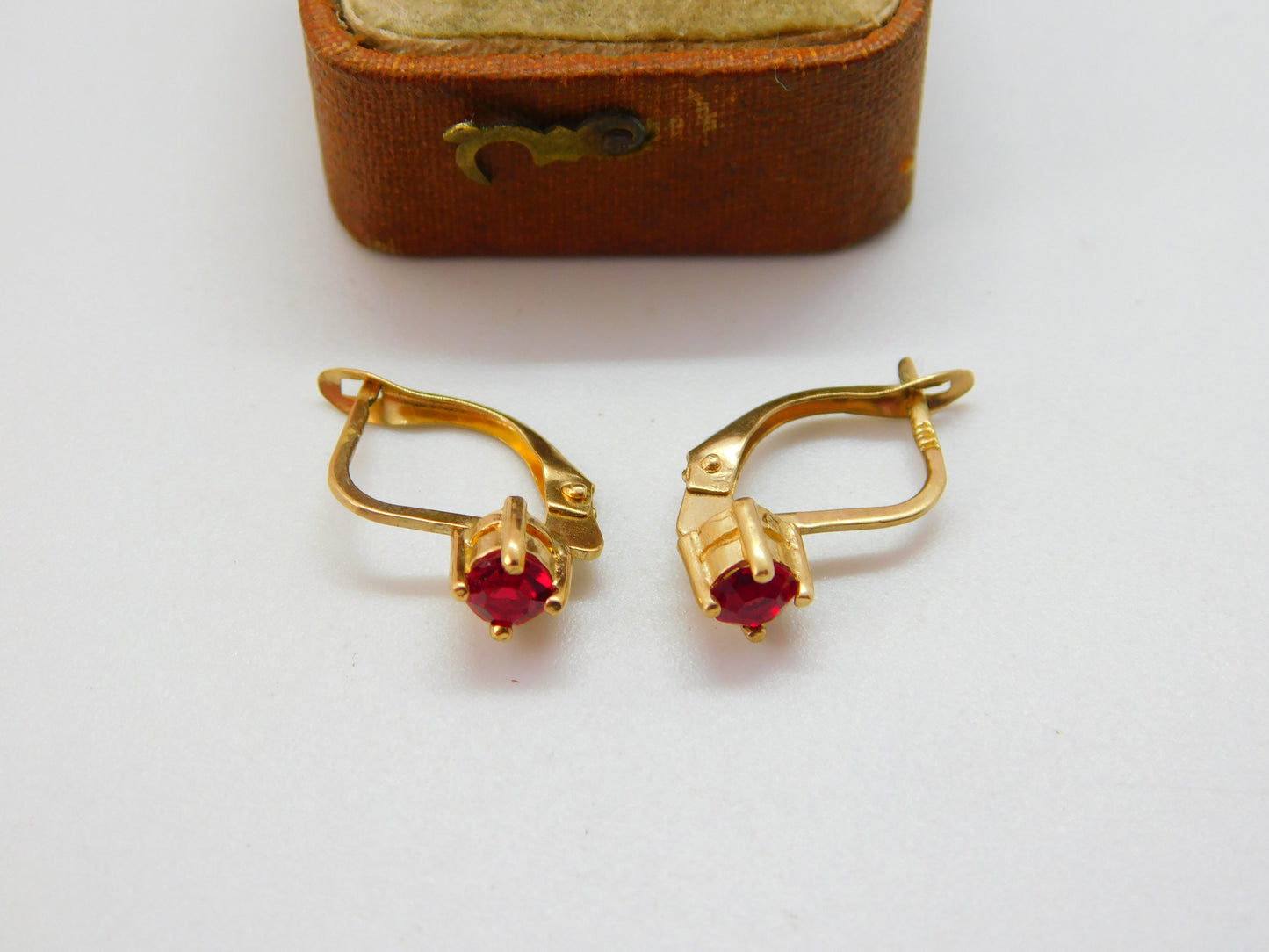 10ct Yellow Gold Ruby Paste Set Clip Earrings Vintage c1990