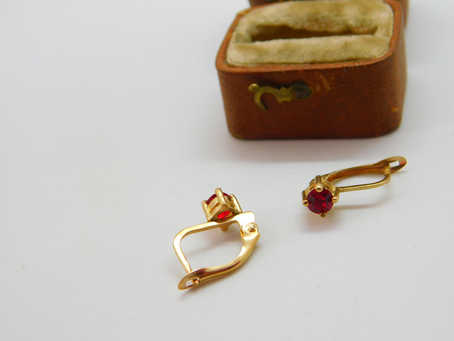 10ct Yellow Gold Ruby Paste Set Clip Earrings Vintage c1990