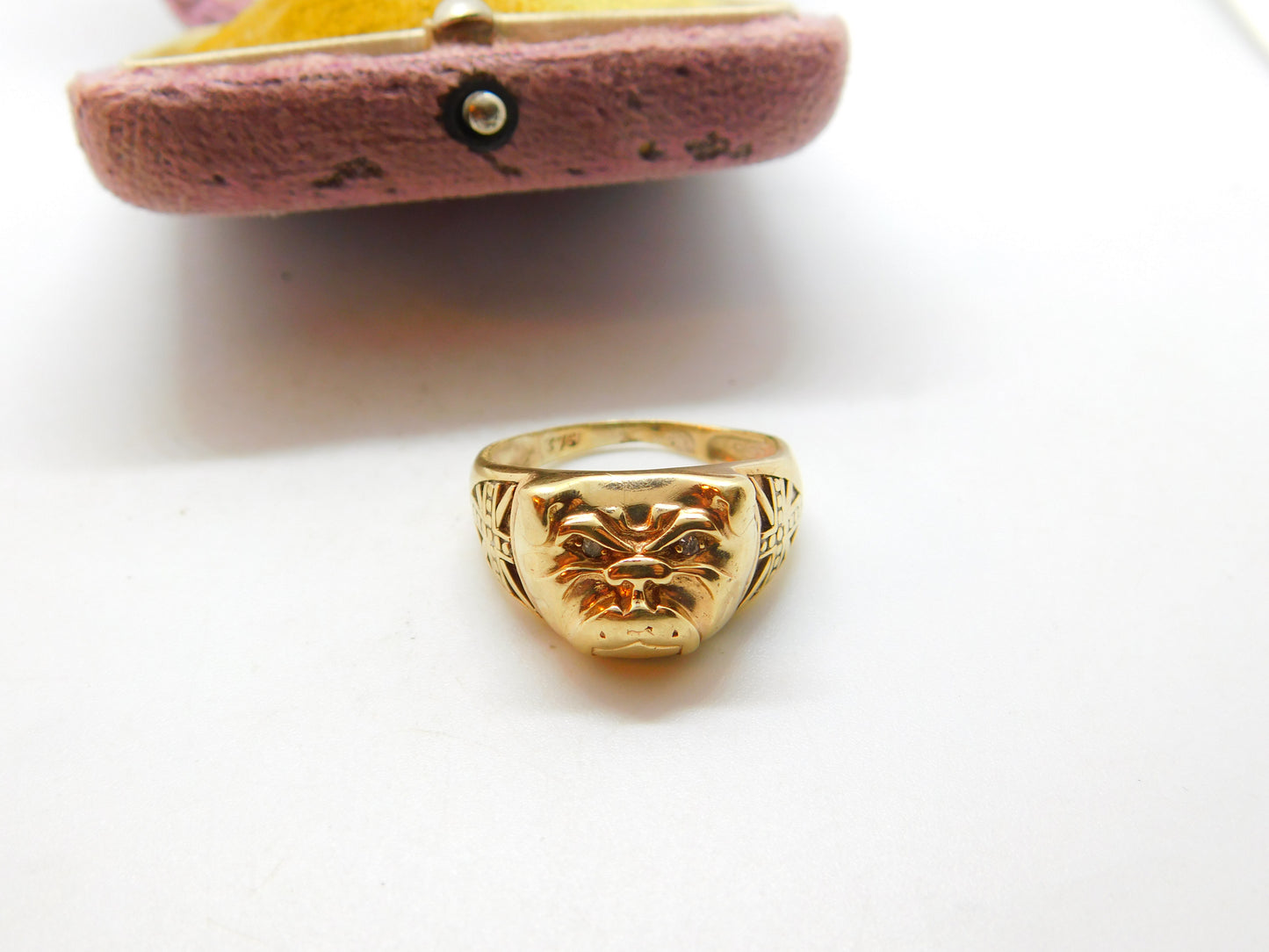 9ct Yellow Gold & Diamond Set British Bulldog Band Ring Vintage c1970