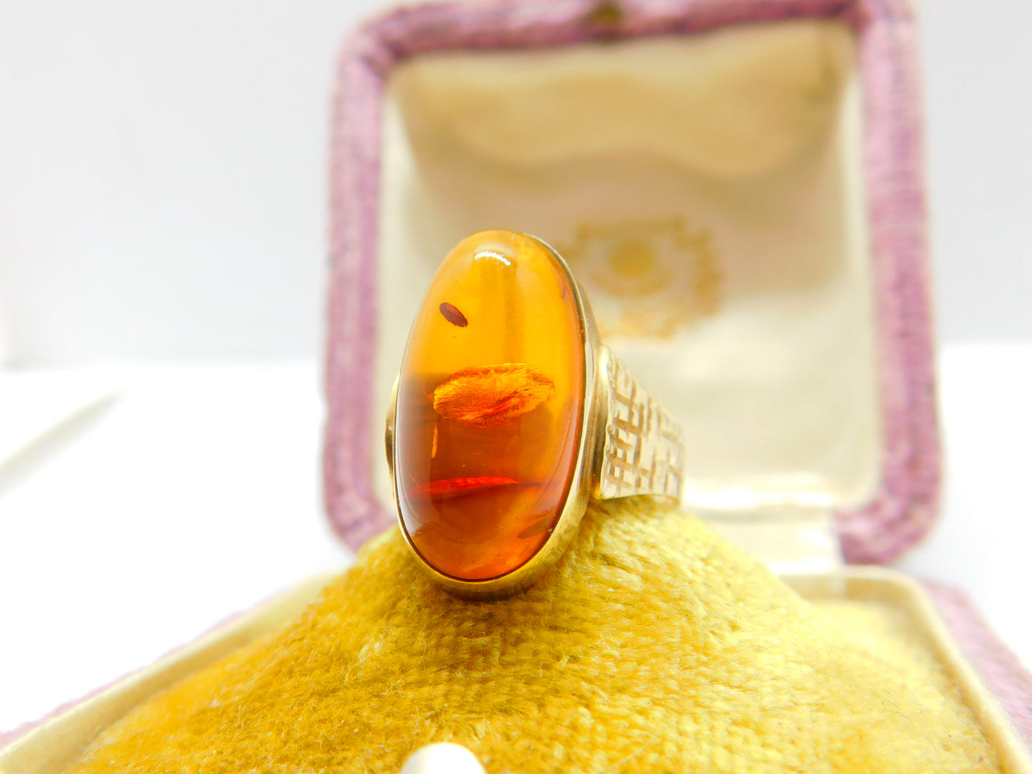 9ct Yellow Gold & Cabochon Baltic Amber Band Ring Vintage c1970 Textured