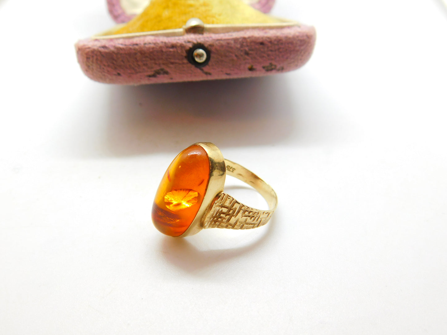 9ct Yellow Gold & Cabochon Baltic Amber Band Ring Vintage c1970 Textured