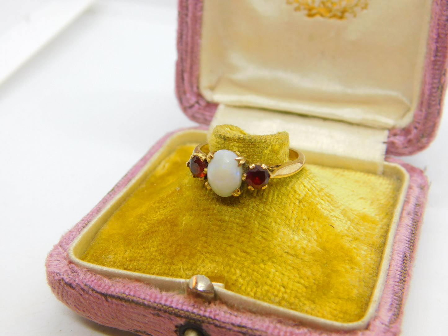 9ct Yellow Gold, Cabochon Opal & Garnet Set Band Ring Vintage 1963 Birmingham