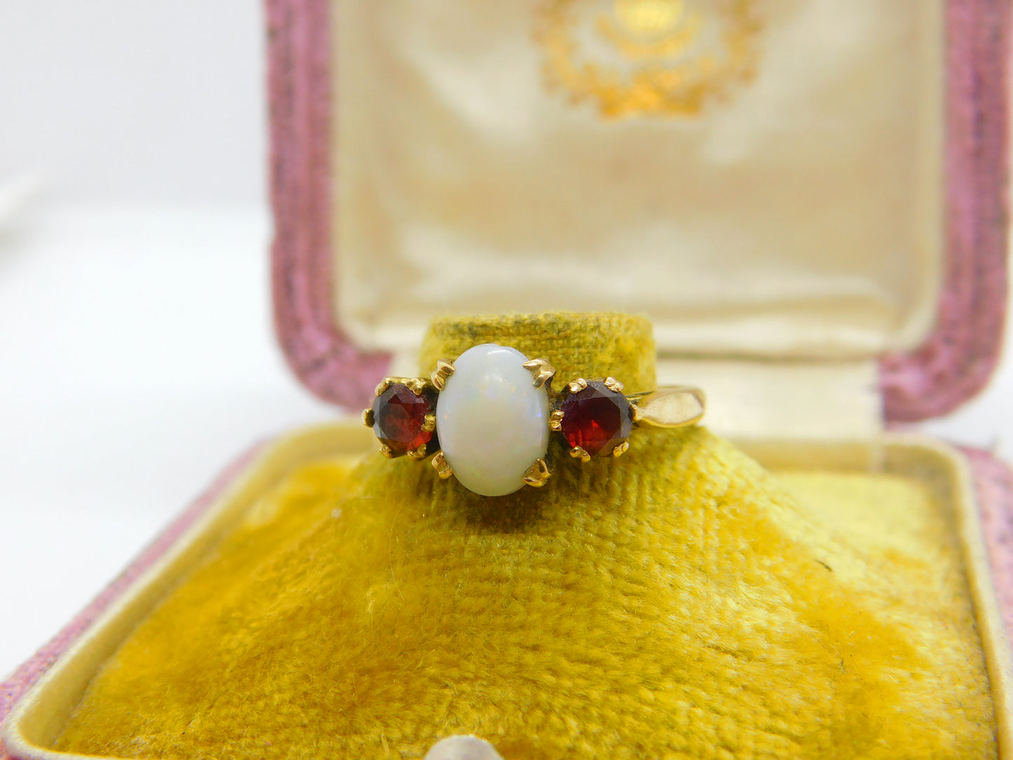 9ct Yellow Gold, Cabochon Opal & Garnet Set Band Ring Vintage 1963 Birmingham