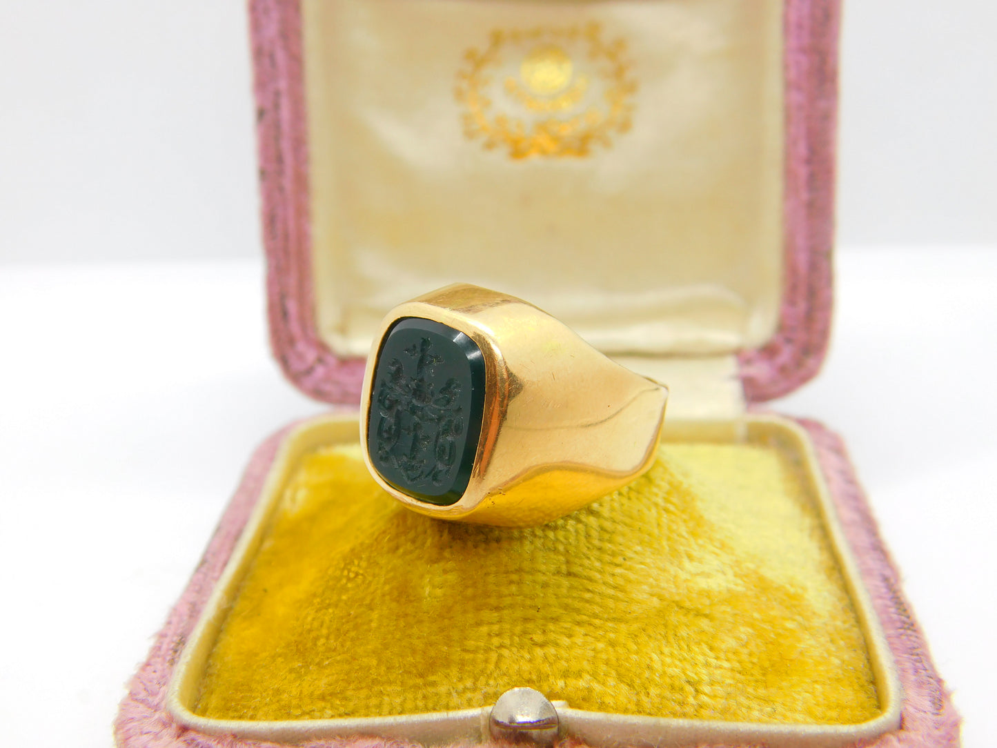 Czech 14ct Yellow Gold Carved Bloodstone Intaglio Heraldic Signet Ring Victorian c1860